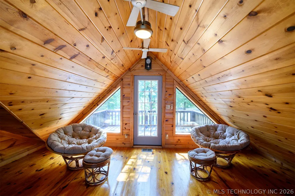 44 Lakeside Ridge Road Hugo, OK 74743