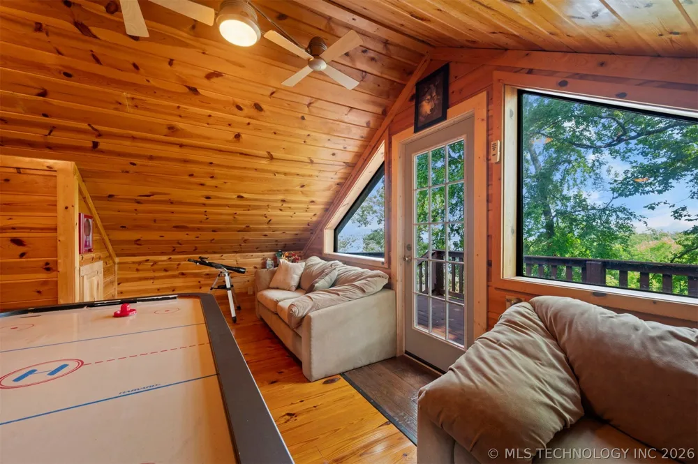 44 Lakeside Ridge Road Hugo, OK 74743