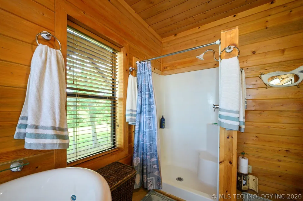 44 Lakeside Ridge Road Hugo, OK 74743