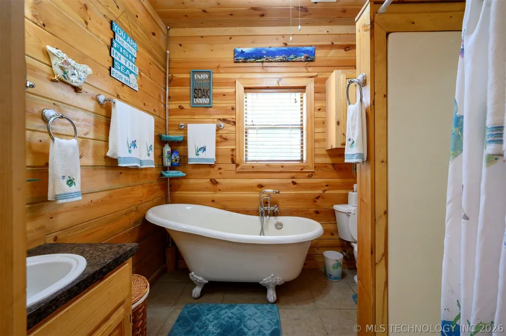 44 Lakeside Ridge Road Hugo, OK 74743