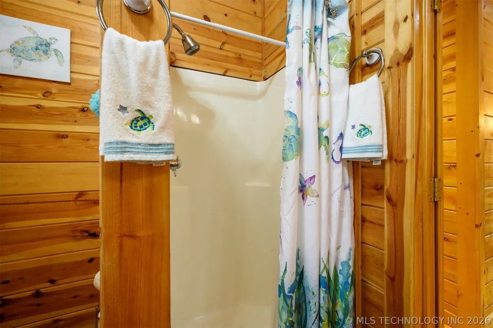 44 Lakeside Ridge Road Hugo, OK 74743