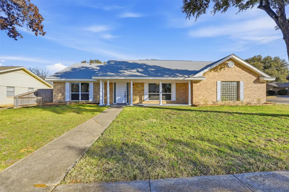 3301 Peachtree Lane Pantego, TX 76013