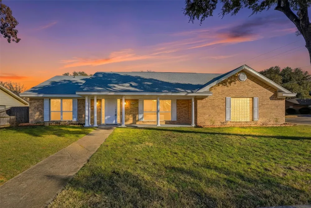 3301 Peachtree Lane Pantego, TX 76013