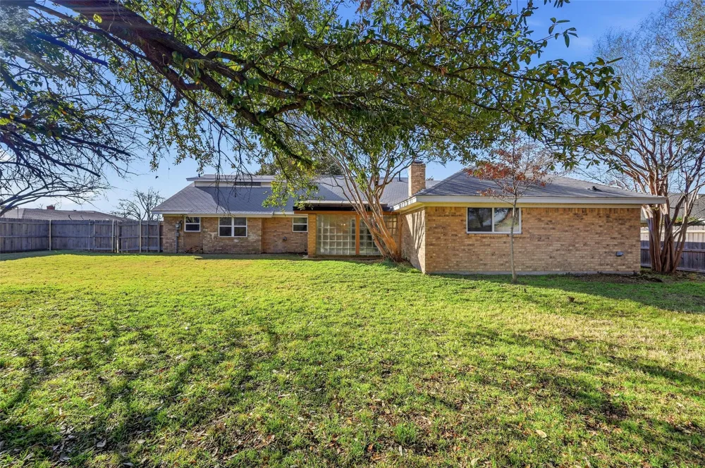 3301 Peachtree Lane Pantego, TX 76013