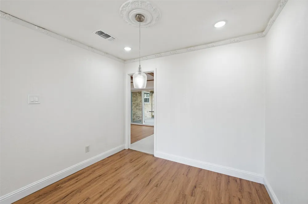 3301 Peachtree Lane Pantego, TX 76013