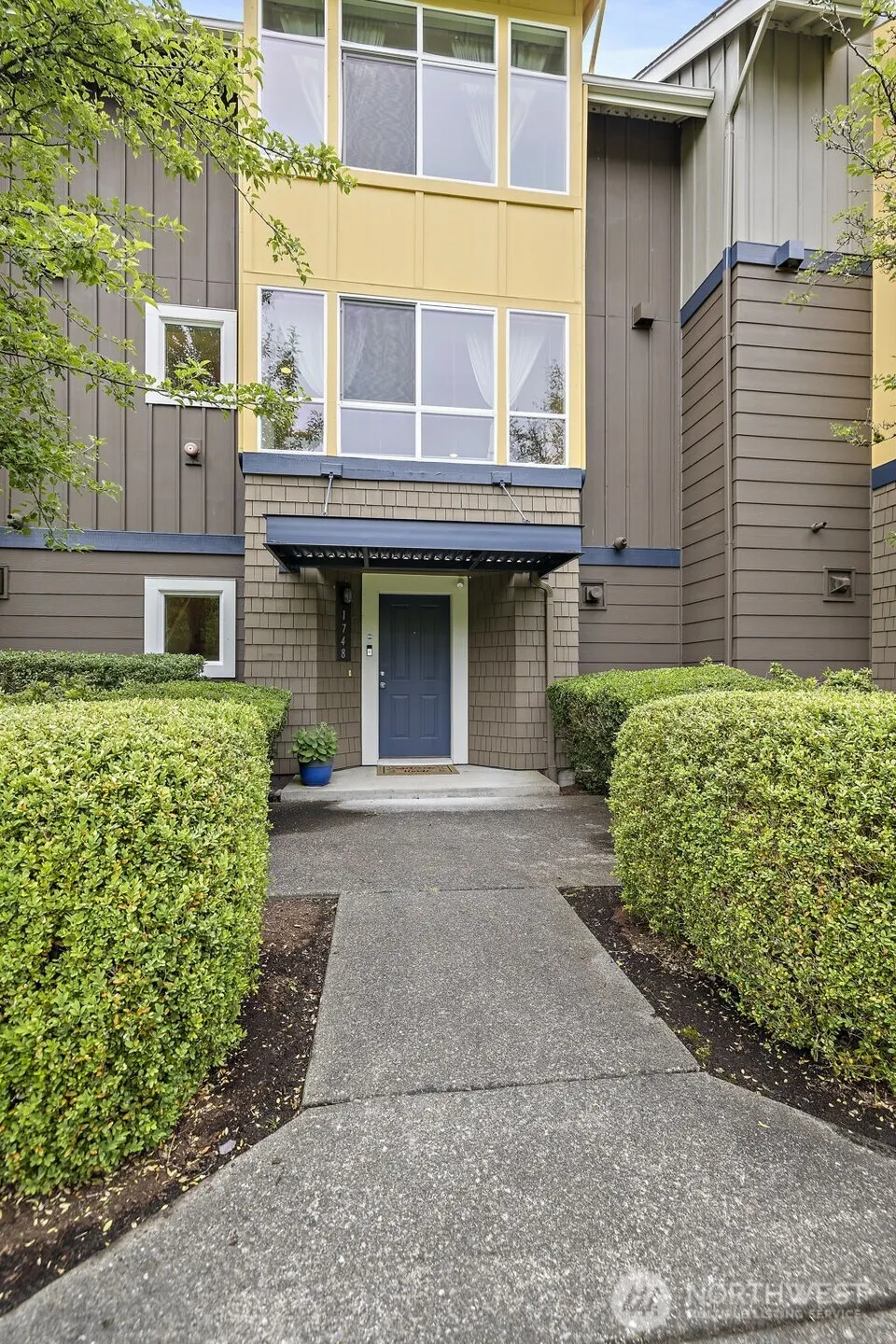1748 24th Avenue NE Issaquah, WA 98029