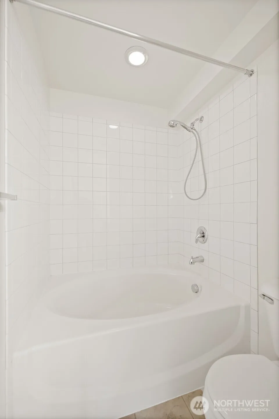 1748 24th Avenue NE Issaquah, WA 98029