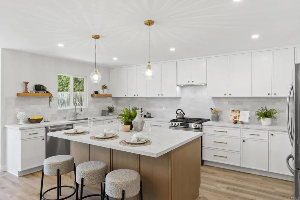 3975 Catamarca Drive San Diego, CA 92124