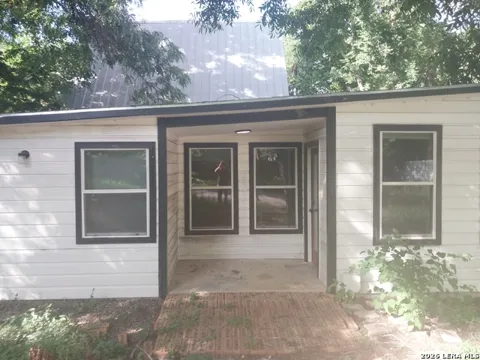 1016 W MARTIN LUTHER KING DR