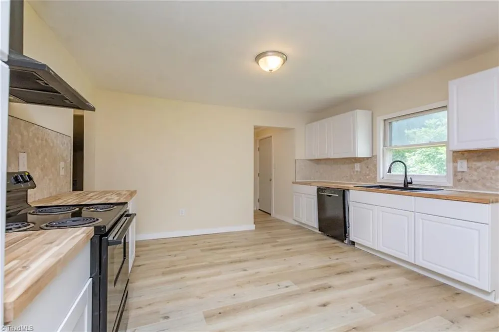 304 Phillips Street Thomasville, NC 27360