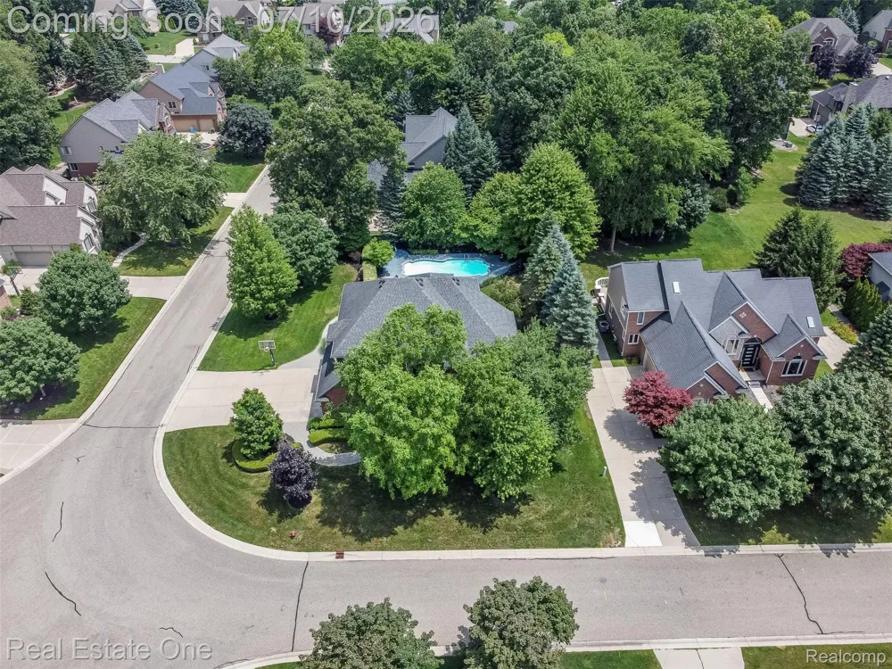 4488 Philip Commerce Charter Township, MI 48382