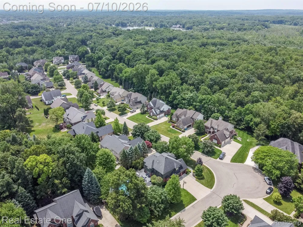 4488 Philip Commerce Charter Township, MI 48382