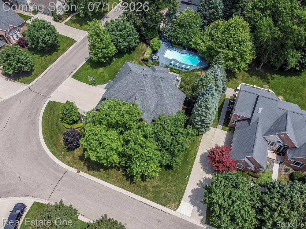 4488 Philip Commerce Charter Township, MI 48382