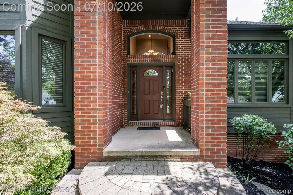 4488 Philip Commerce Charter Township, MI 48382