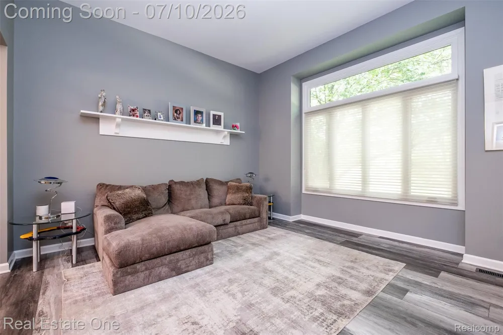 4488 Philip Commerce Charter Township, MI 48382