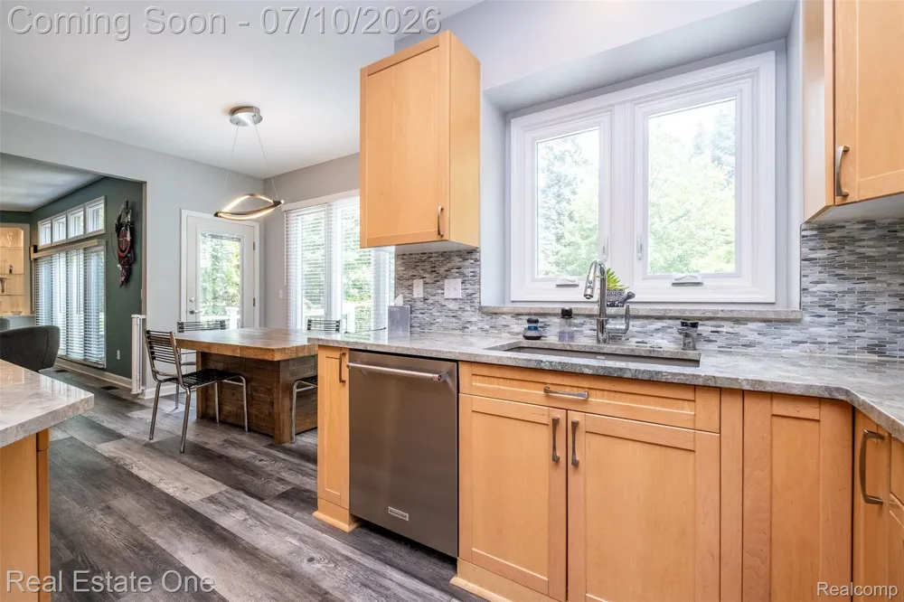 4488 Philip Commerce Charter Township, MI 48382