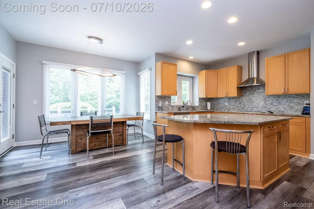 4488 Philip Commerce Charter Township, MI 48382
