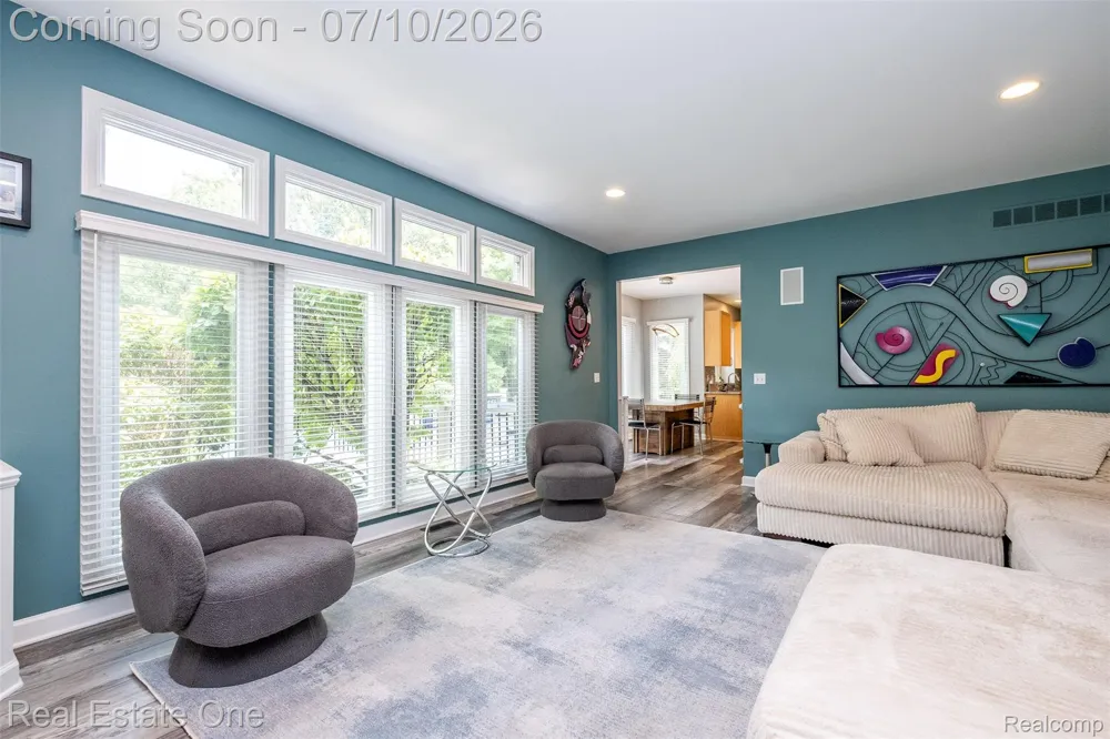 4488 Philip Commerce Charter Township, MI 48382