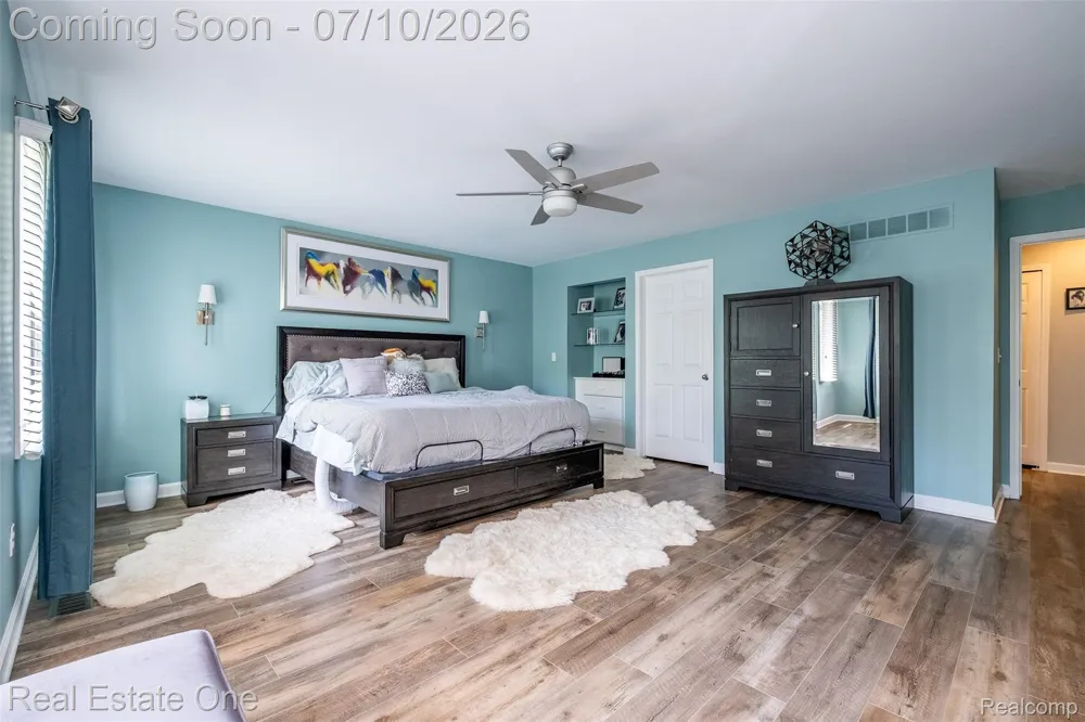 4488 Philip Commerce Charter Township, MI 48382