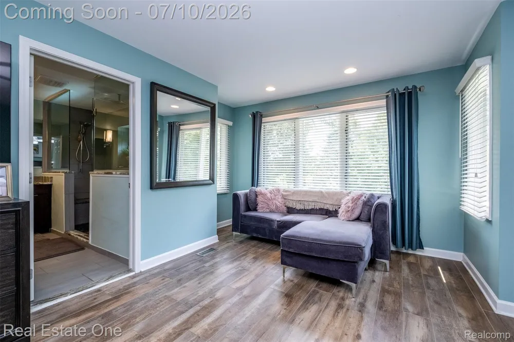 4488 Philip Commerce Charter Township, MI 48382