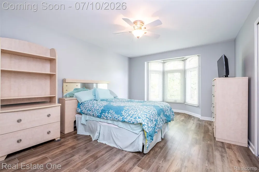 4488 Philip Commerce Charter Township, MI 48382