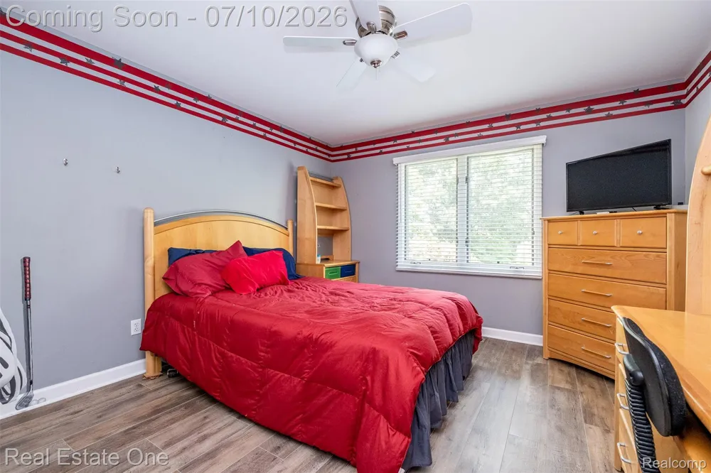 4488 Philip Commerce Charter Township, MI 48382