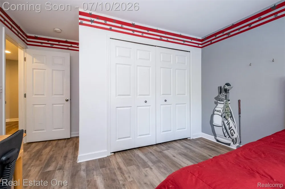 4488 Philip Commerce Charter Township, MI 48382