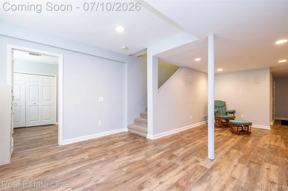 4488 Philip Commerce Charter Township, MI 48382
