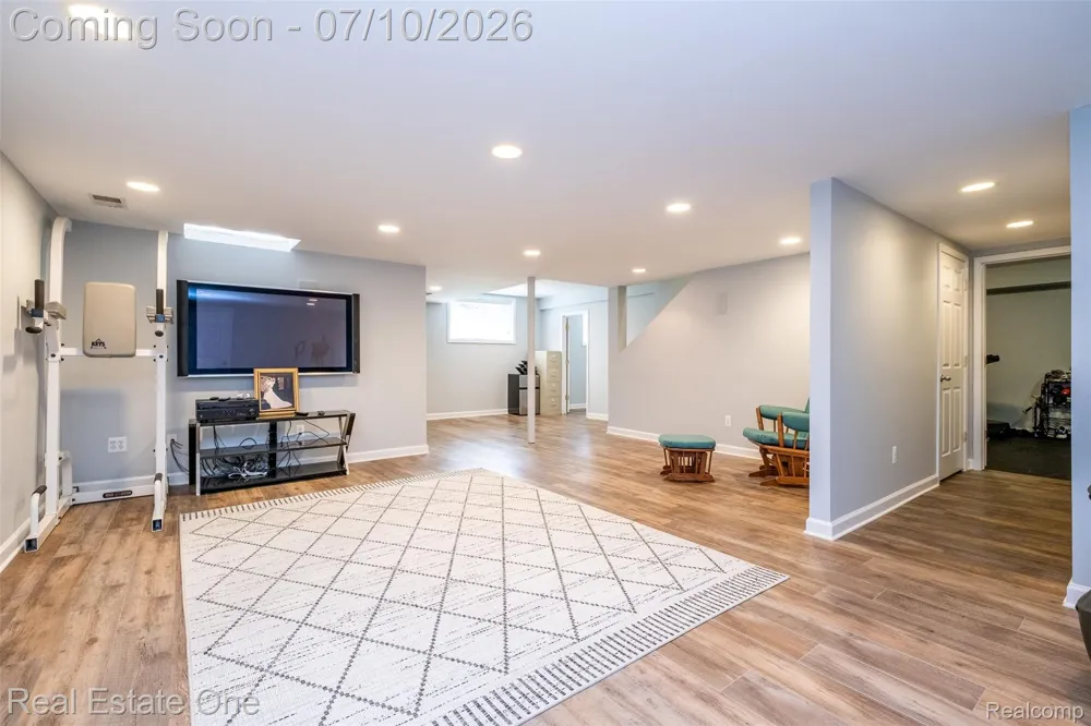 4488 Philip Commerce Charter Township, MI 48382