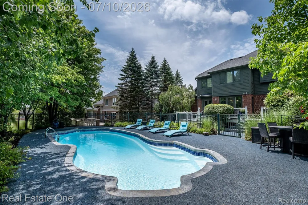 4488 Philip Commerce Charter Township, MI 48382