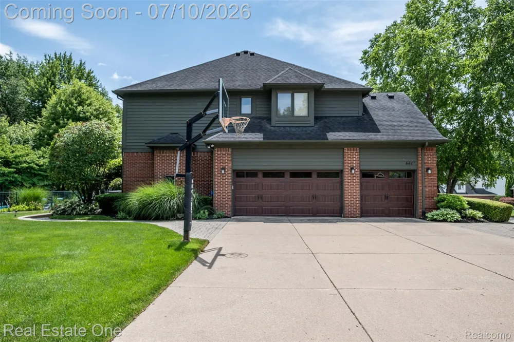 4488 Philip Commerce Charter Township, MI 48382
