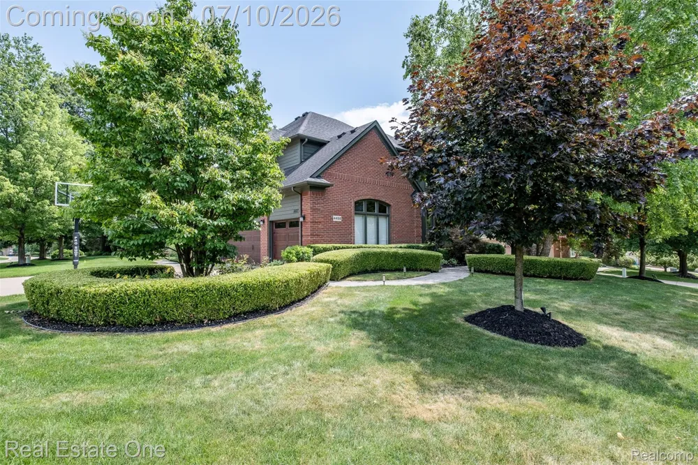 4488 Philip Commerce Charter Township, MI 48382
