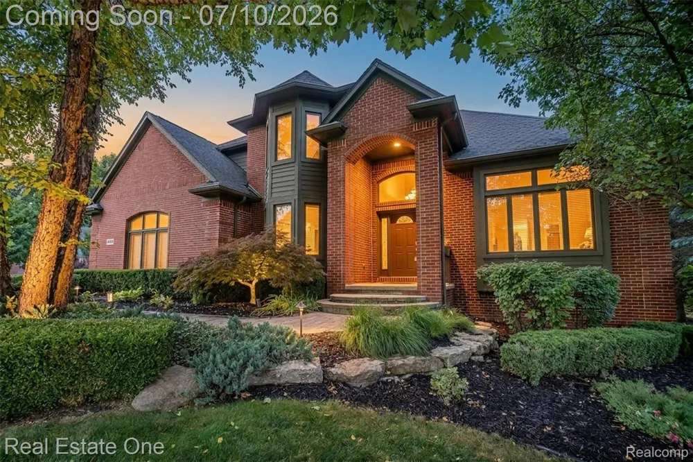 4488 Philip Commerce Charter Township, MI 48382
