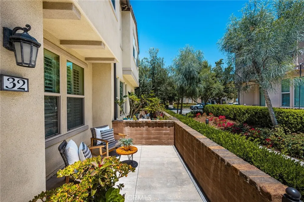 32 Savannah Lake Forest, CA 92630