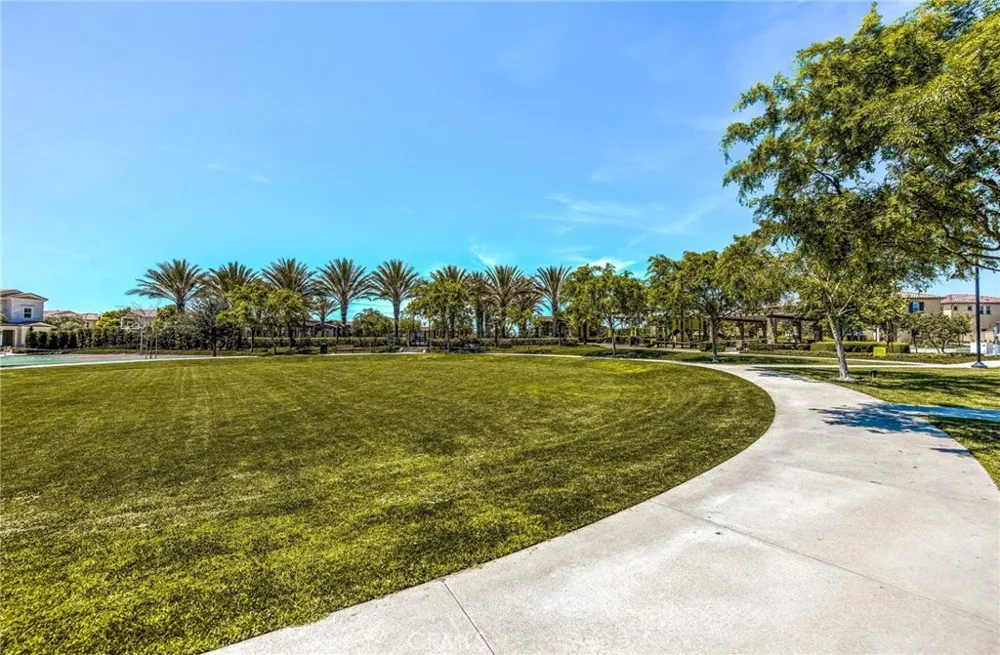 32 Savannah Lake Forest, CA 92630