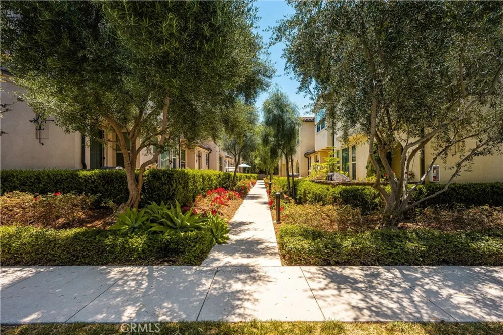 32 Savannah Lake Forest, CA 92630