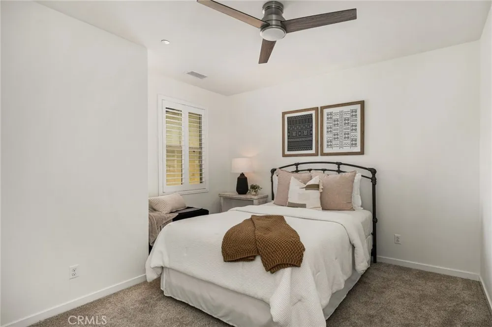 32 Savannah Lake Forest, CA 92630