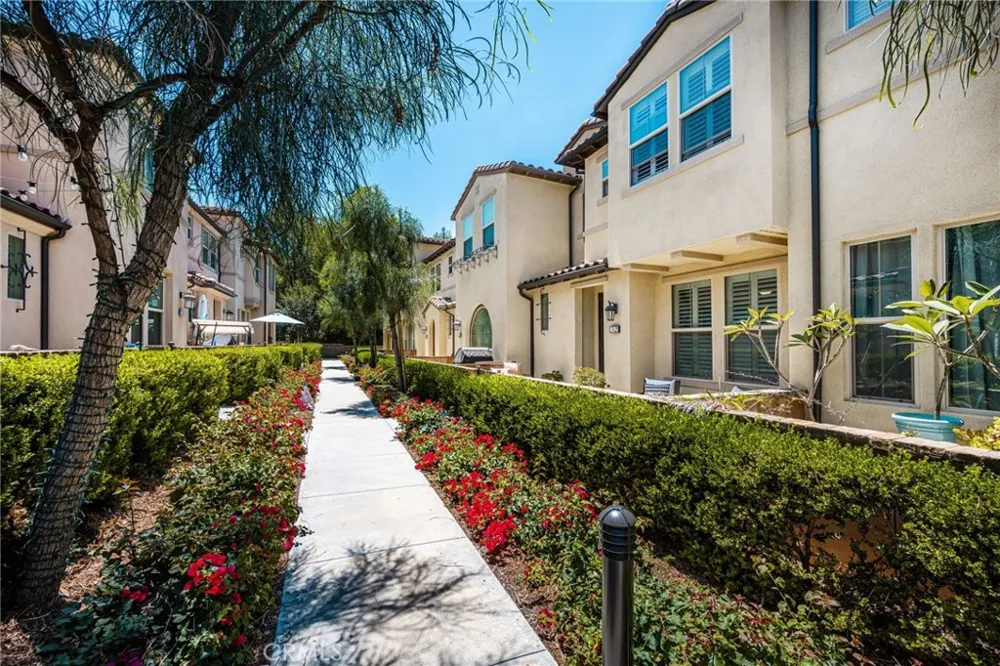 32 Savannah Lake Forest, CA 92630