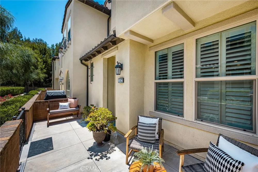 32 Savannah Lake Forest, CA 92630