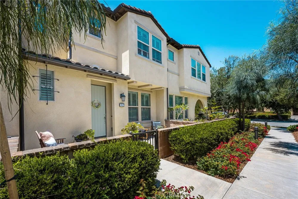 32 Savannah Lake Forest, CA 92630