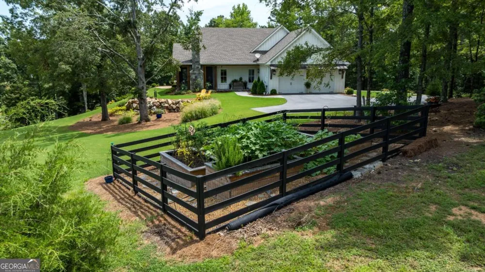 185 Marion Dairy RD SE Lindale, GA 30147