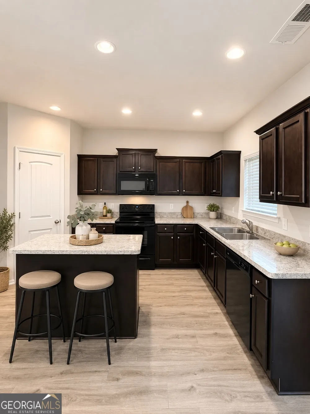 29 Hilda CT Commerce, GA 30529