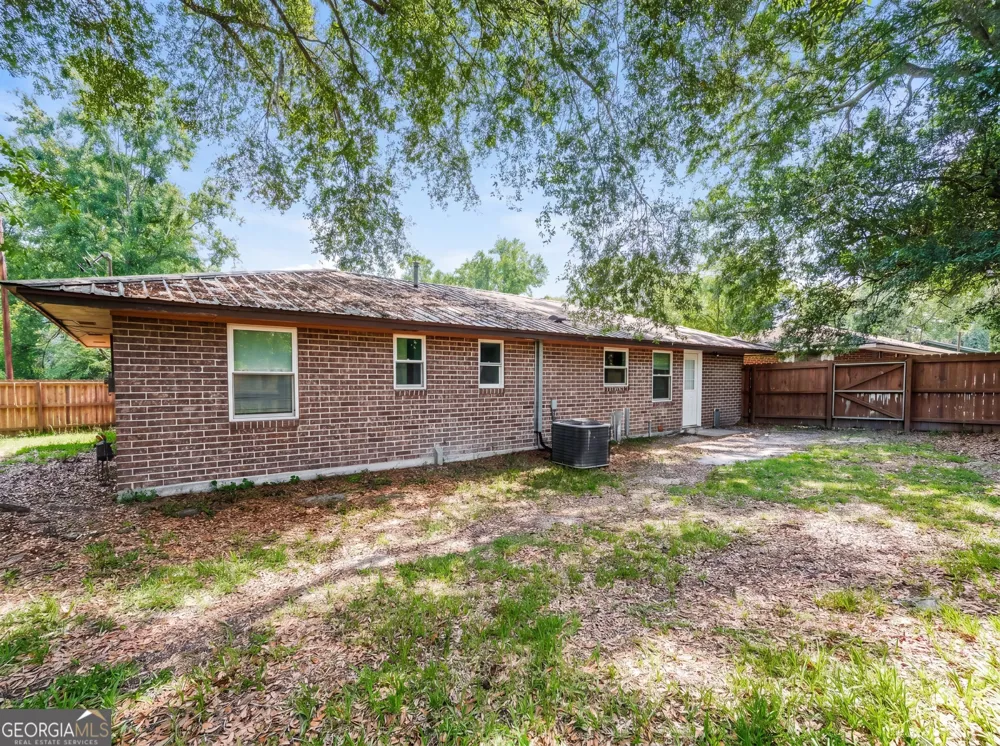 733 Sutton ST Jesup, GA 31545