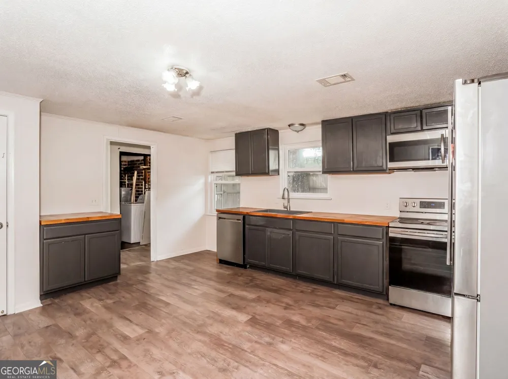 733 Sutton ST Jesup, GA 31545