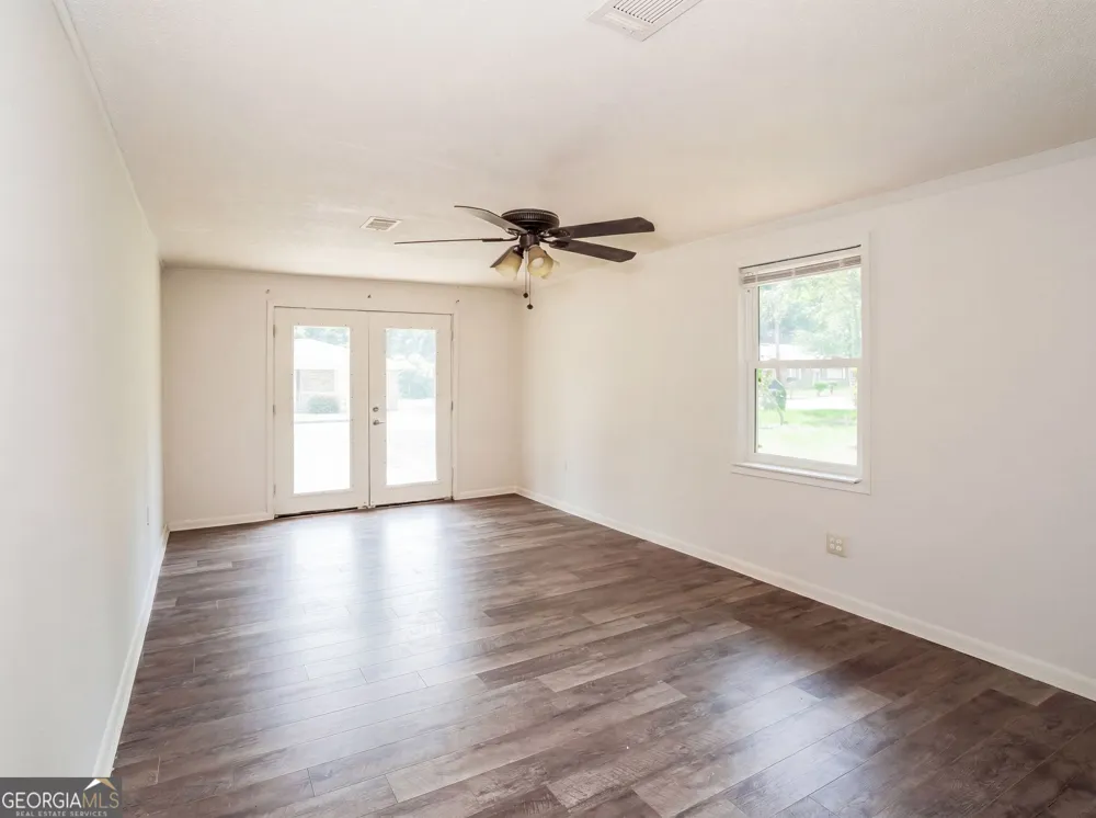 733 Sutton ST Jesup, GA 31545