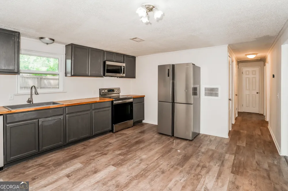 733 Sutton ST Jesup, GA 31545
