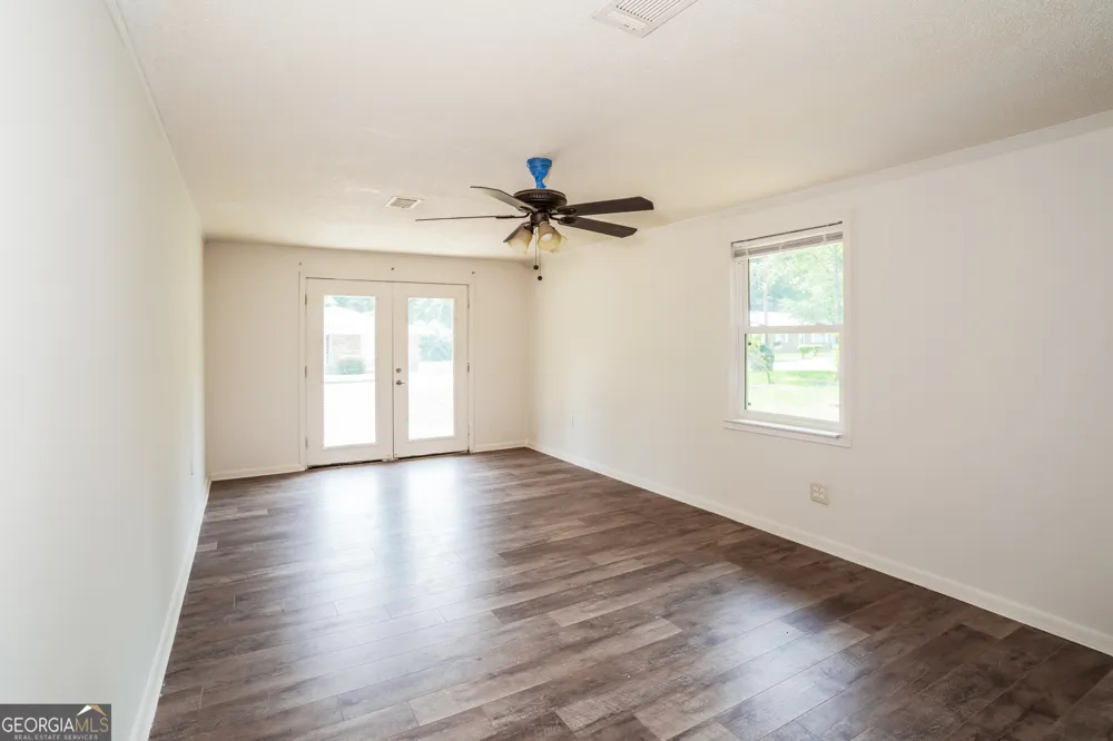 733 Sutton ST Jesup, GA 31545