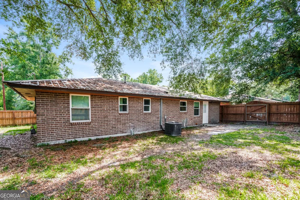 733 Sutton ST Jesup, GA 31545