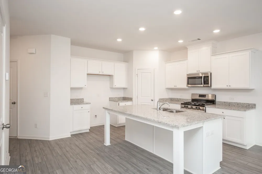1092 Edwin LN Sugar Hill, GA 30518