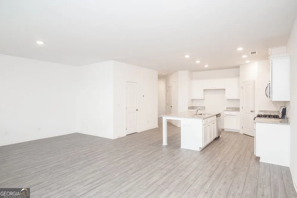 1092 Edwin LN Sugar Hill, GA 30518
